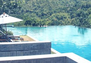 Vanishing edge pool